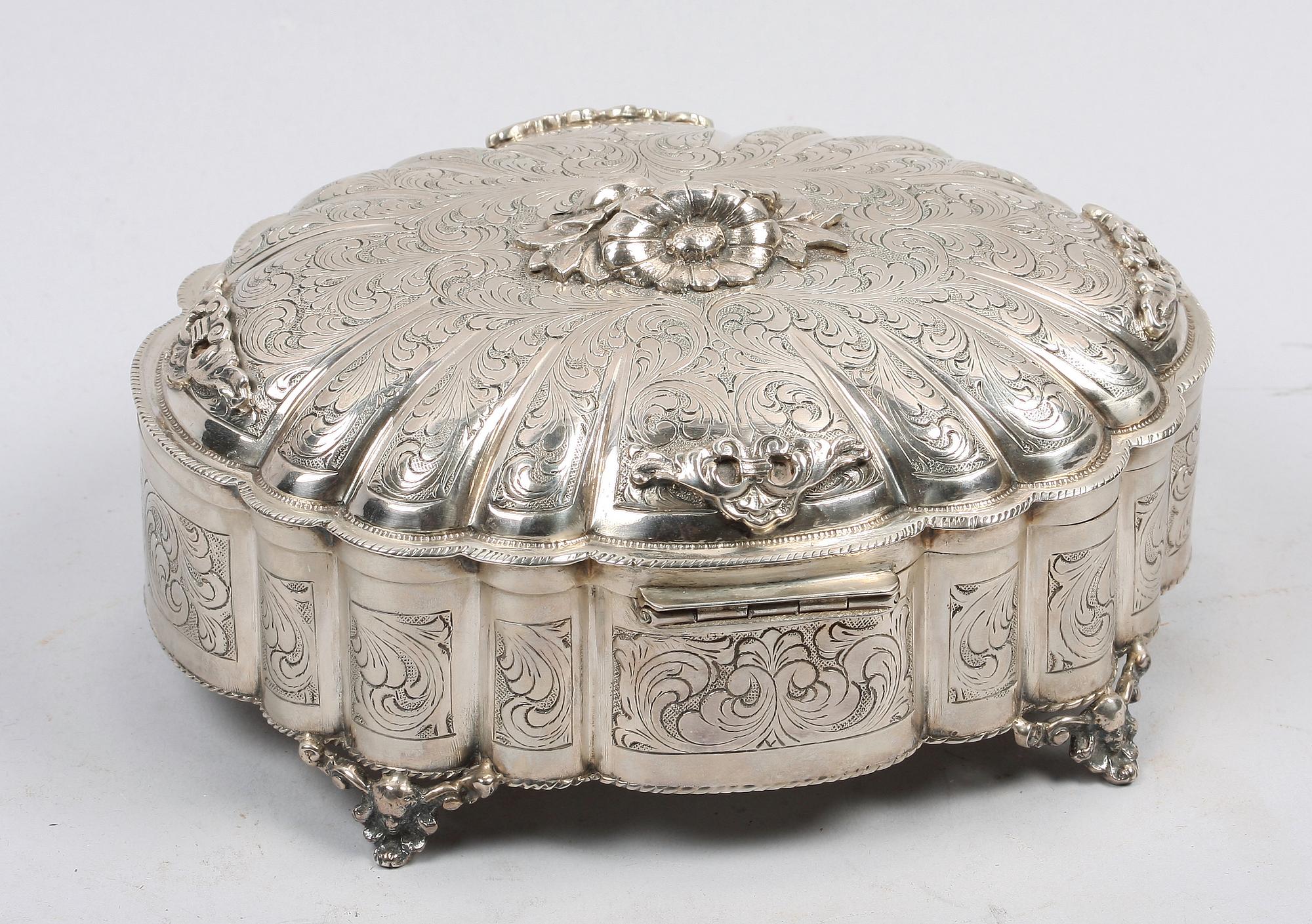 SKRIN, silver, barockstil, svenska importstämplar. 1900-talets mitt.