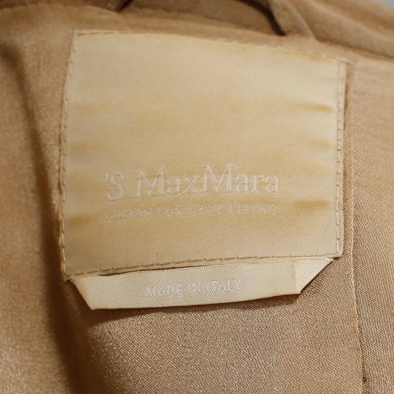 JACKA, Max Mara.