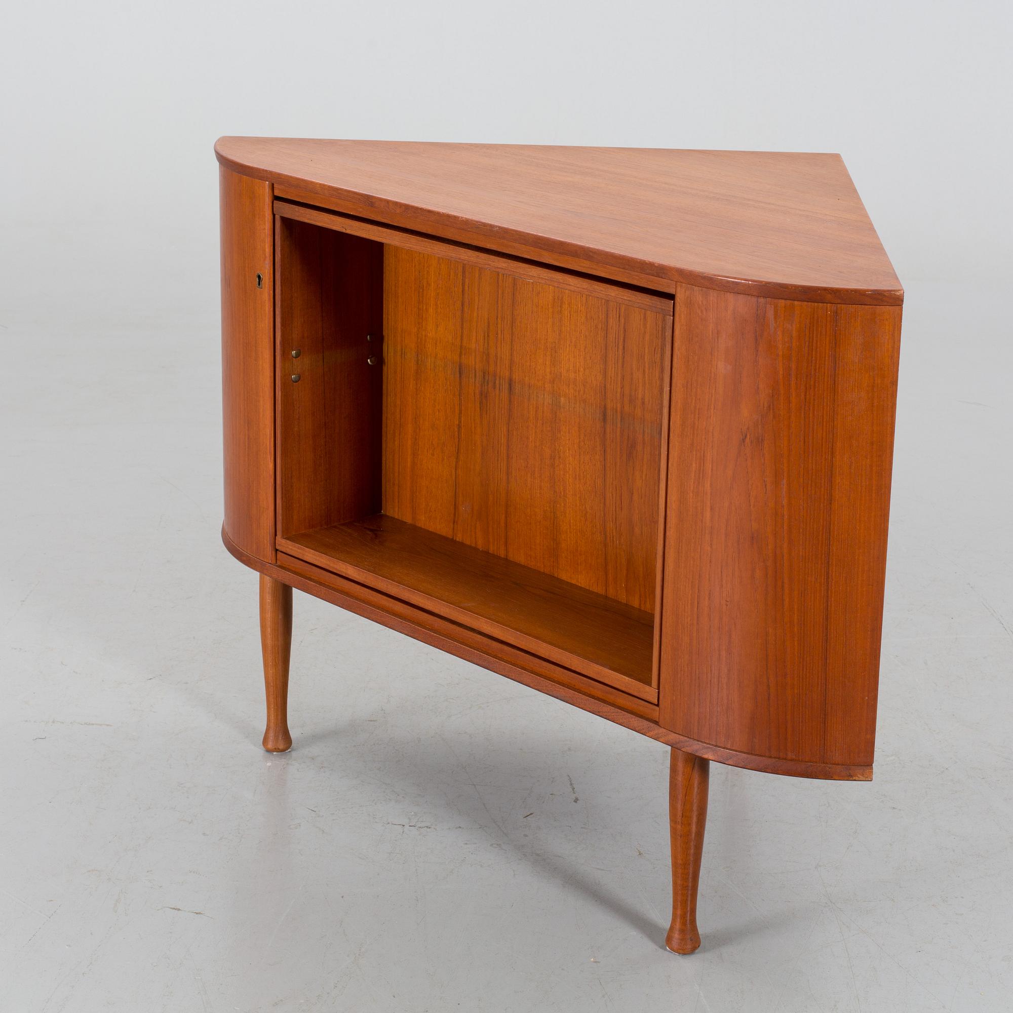 A CORNER BAR/BOOKSHELF FROM SOLA MÖBELFABRIKK, Norway, 1950/60´s.