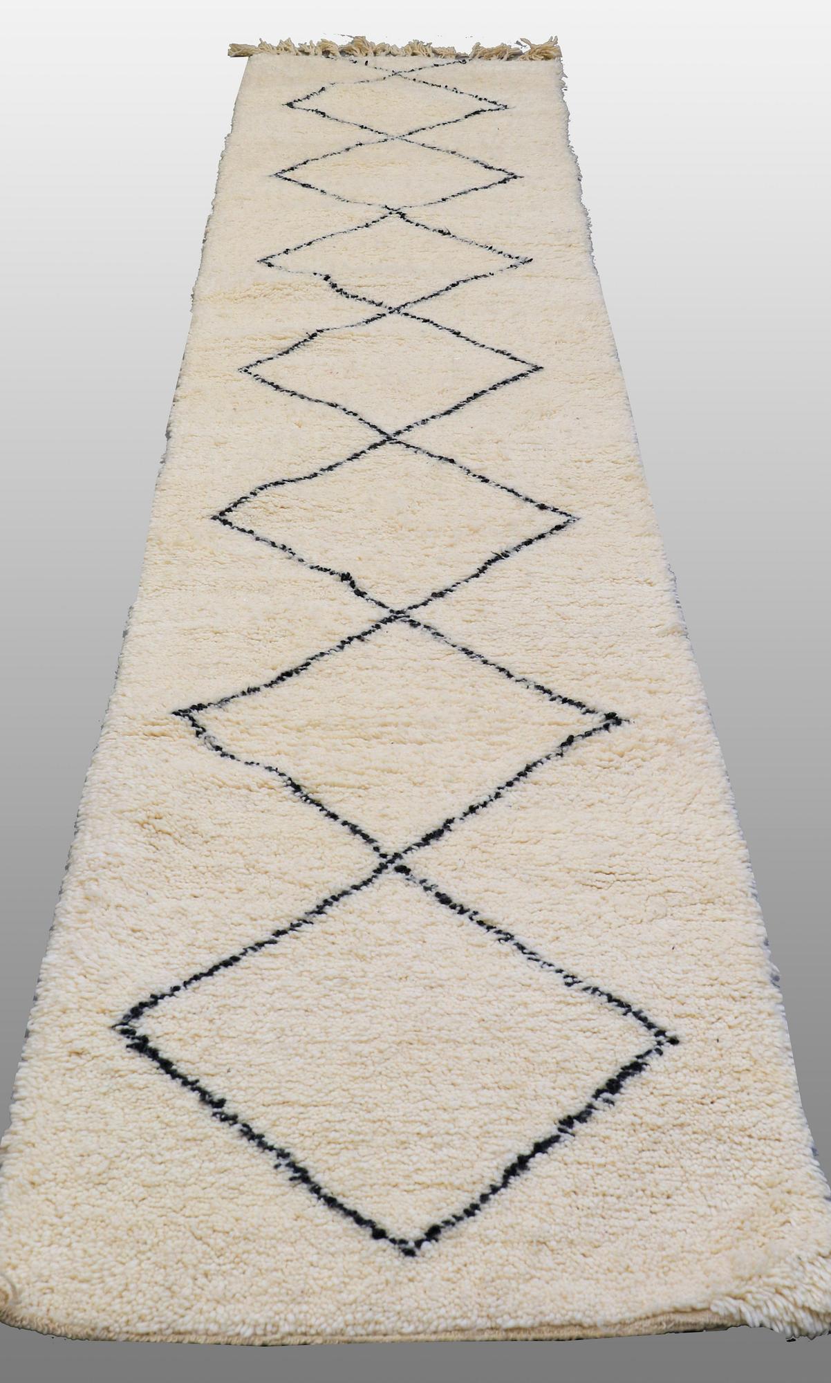 A RUNNER, MOROCCO, ca 408 x 83 cm.