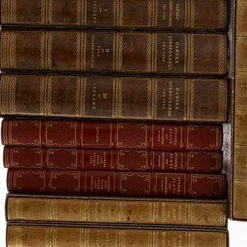 Bokverk, "Svenska Slott och Herresäten", 12 volymer (9+3) samt "Danske Herregaarde ved 1920", 3 volymer.