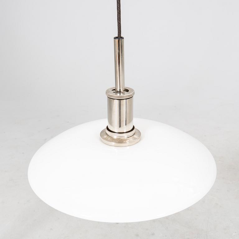 Poul Henningsen, taklampa, PH 4 1/2 för Louis Poulson, Danmark.