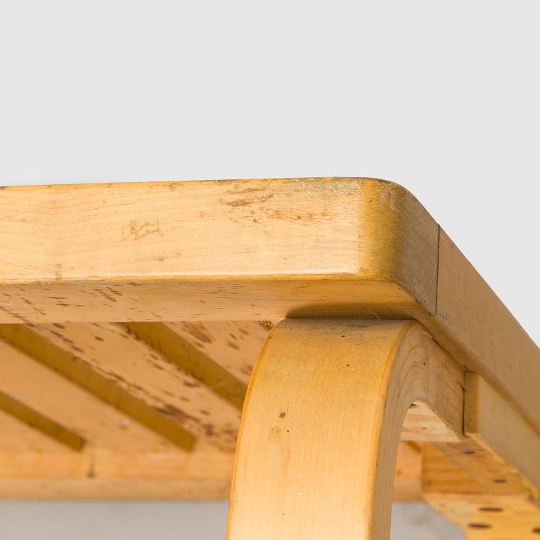 Alvar Aalto, Penkki, malli 153, Artek, 1960/70-luku.