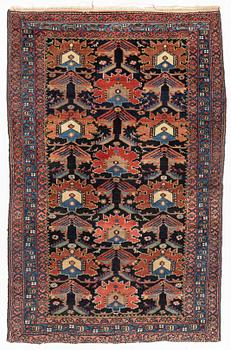 A West Persian carpet, circa 210 x 135 cm. - Bukowskis