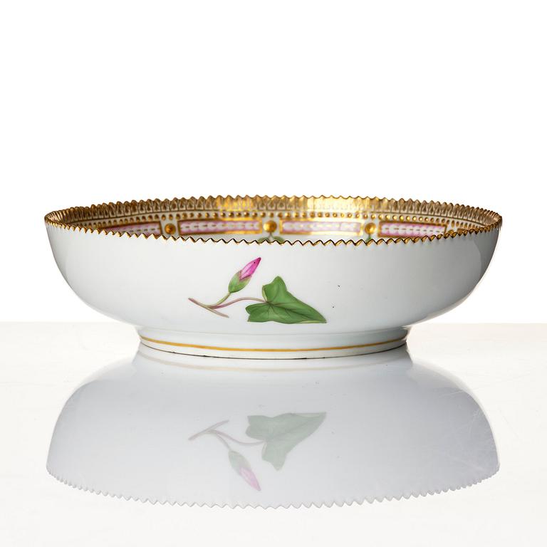 A Royal Copenhagen 'Flora Danica' bowl and serving dish, Denamark, 20th century.