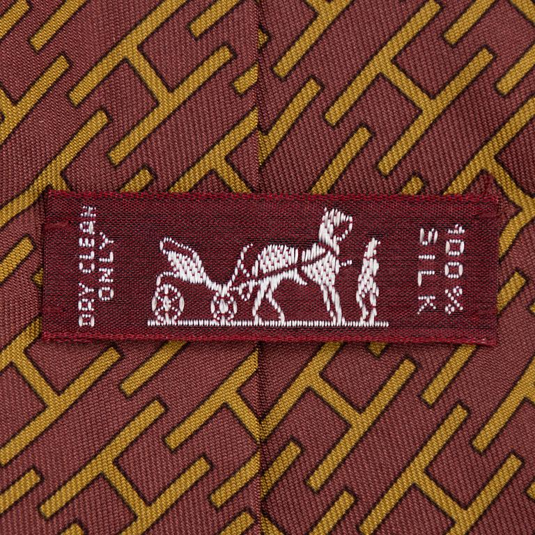 Hermès, 3 silk ties.
