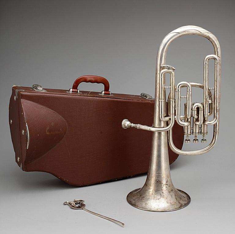 HORN, försilvrat mässing, "Embassy", Besson, London, England, 1900-tal.