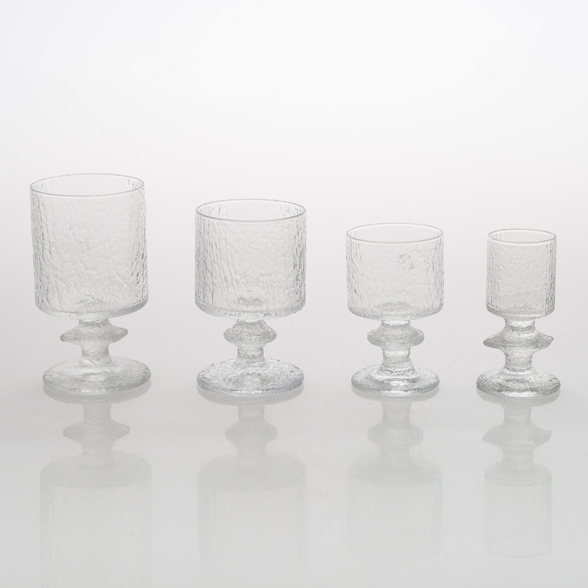 Timo Sarpaneva, dricksglas, 23 st, "Senaattori"  för Iittala.