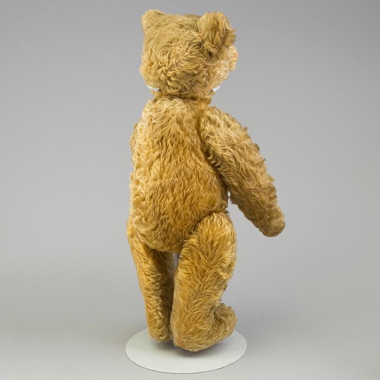 a German Steiff teddybear from the 1920's-/30's.