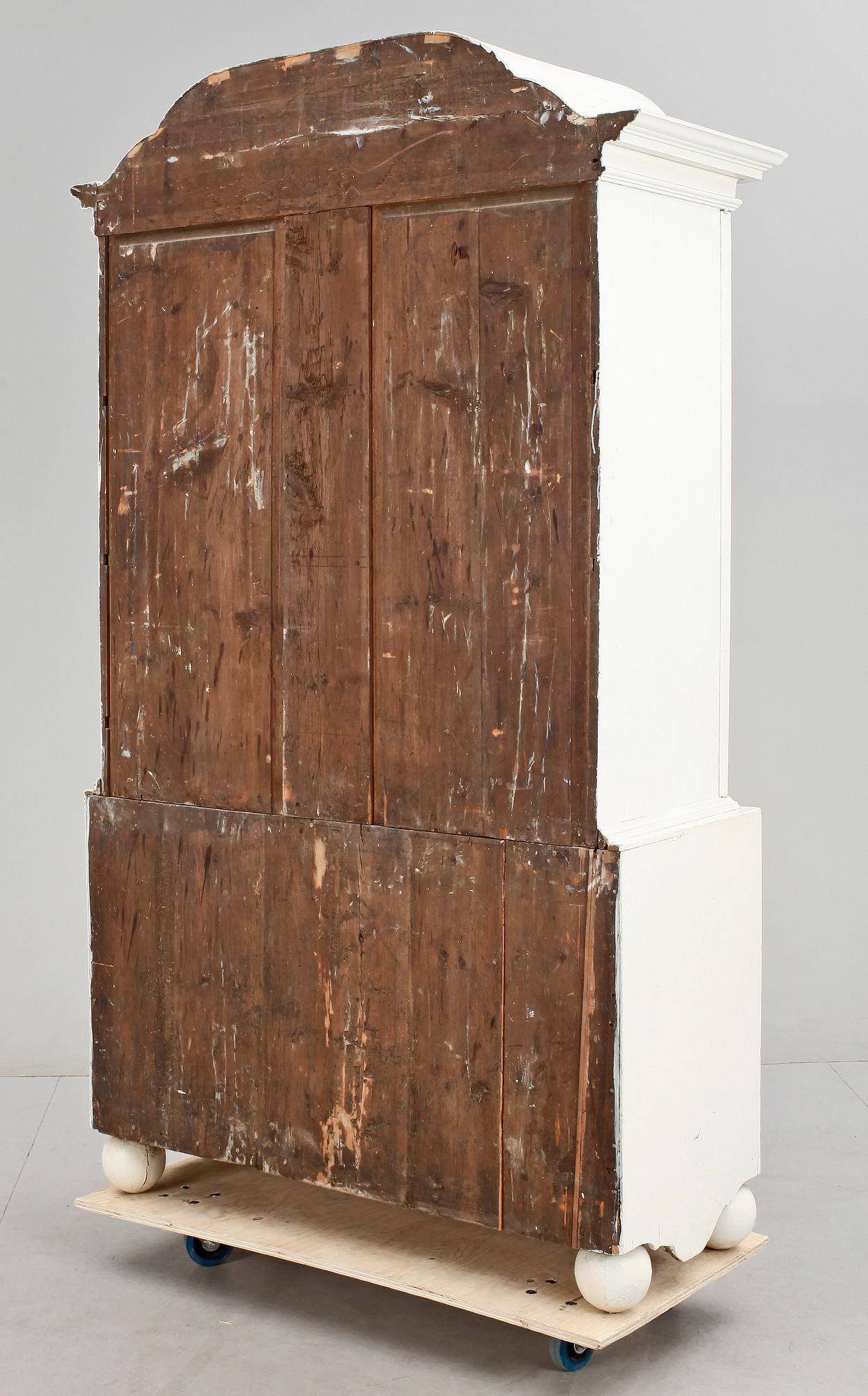 SKÅP, rokokostil, 1800-talets första hälft.