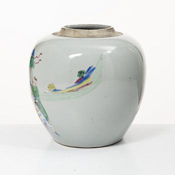 A famille rose jar, Qing dynasty, 18th century.