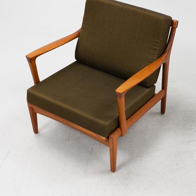 Bertil Fridhagen, a pair of 'Kuba' teak easy chairs, Bröderna Andersson, Ekenäs.