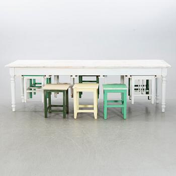 BORD MED PALLAR, modern tillverkning.