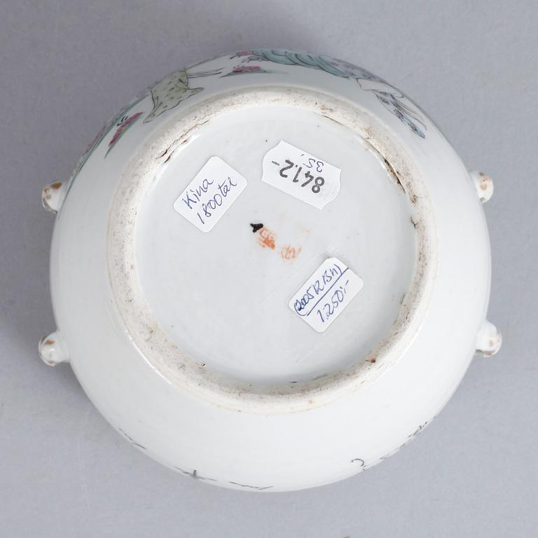 SKÅL MED LOCK, porslin, Kina, 1800/1900-tal.