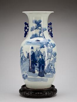 GOLVURNA, porslin, Kina, 1900-talets första hälft.