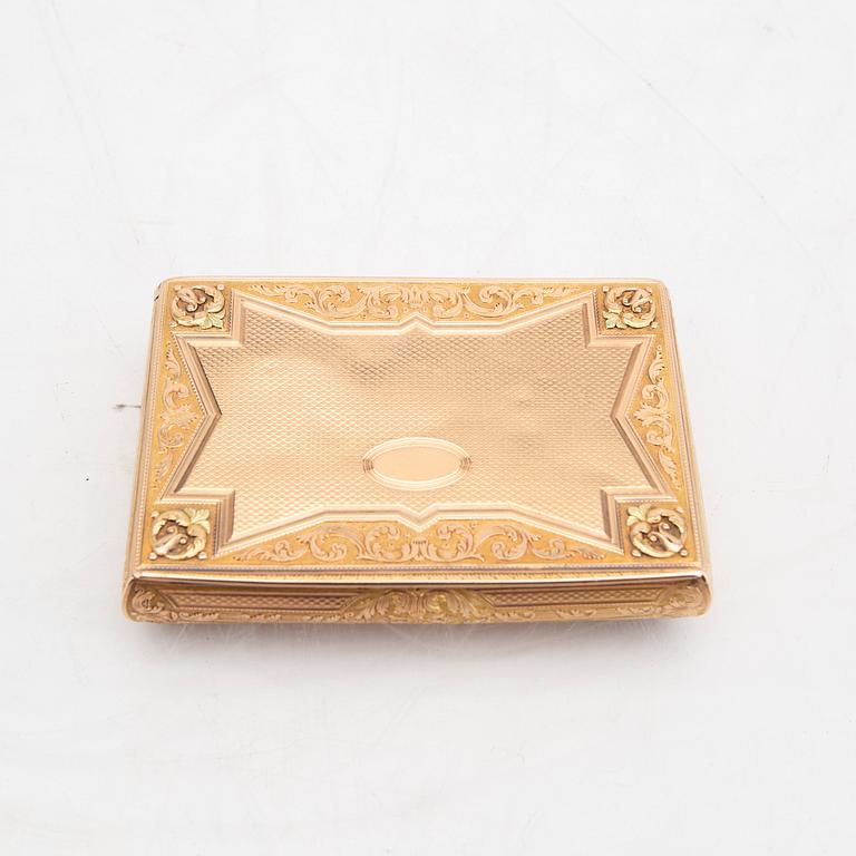 A Swiss mid- 19th century, en deux couleurs, gold box, unidentified makers mark CCS.