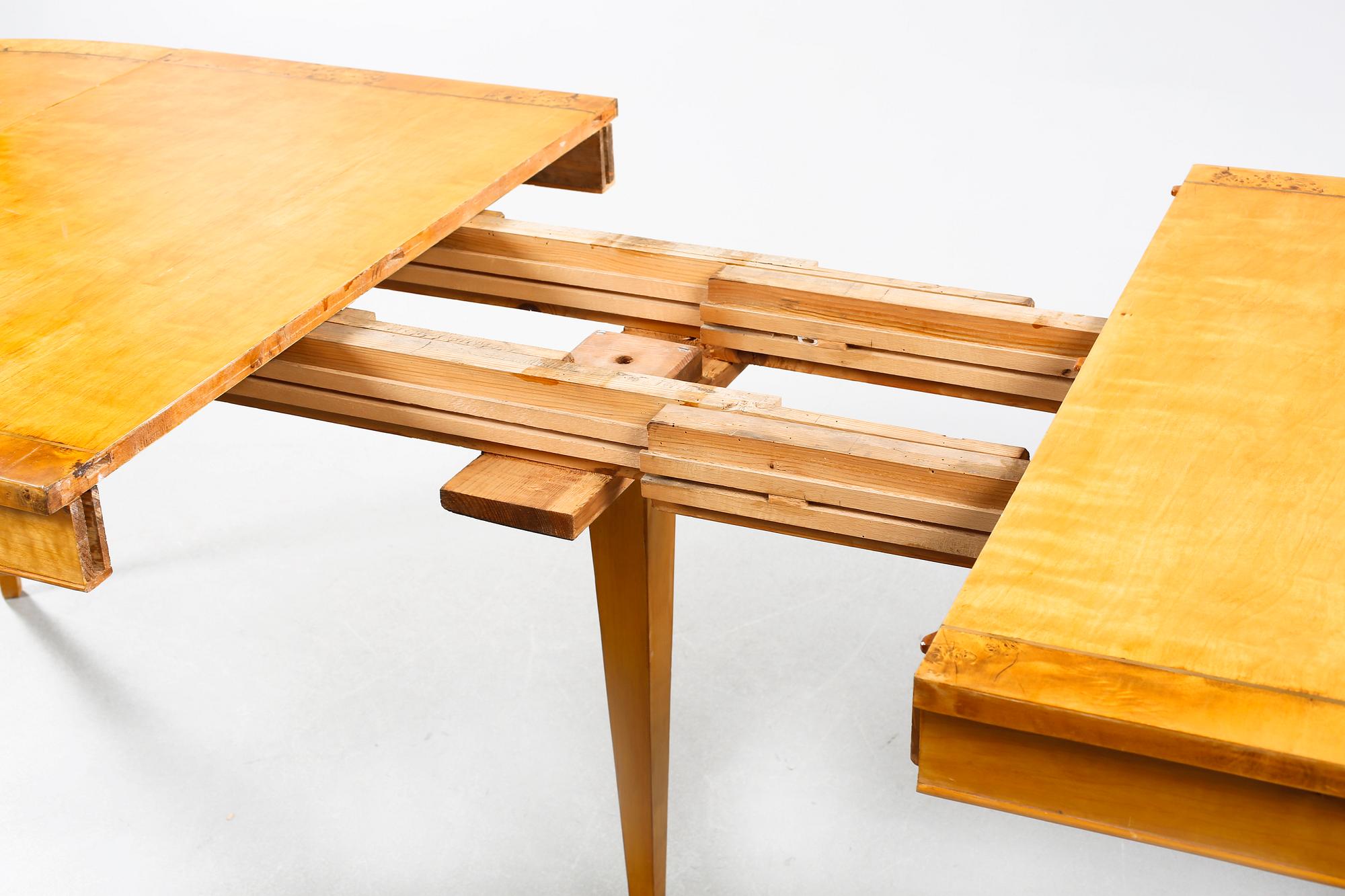 A dining table from around the year of 1900.