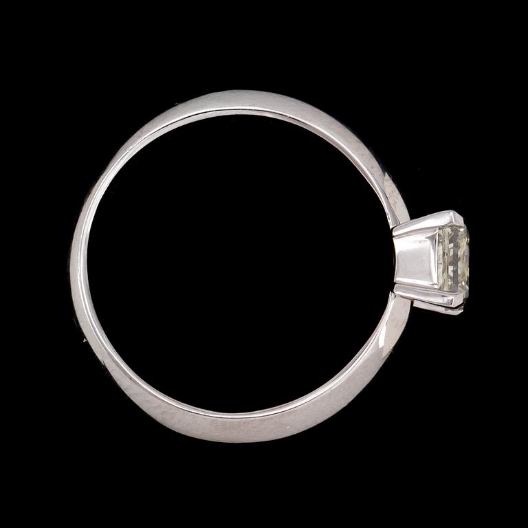RING, radiant cut diamond, app. 1.21 cts.