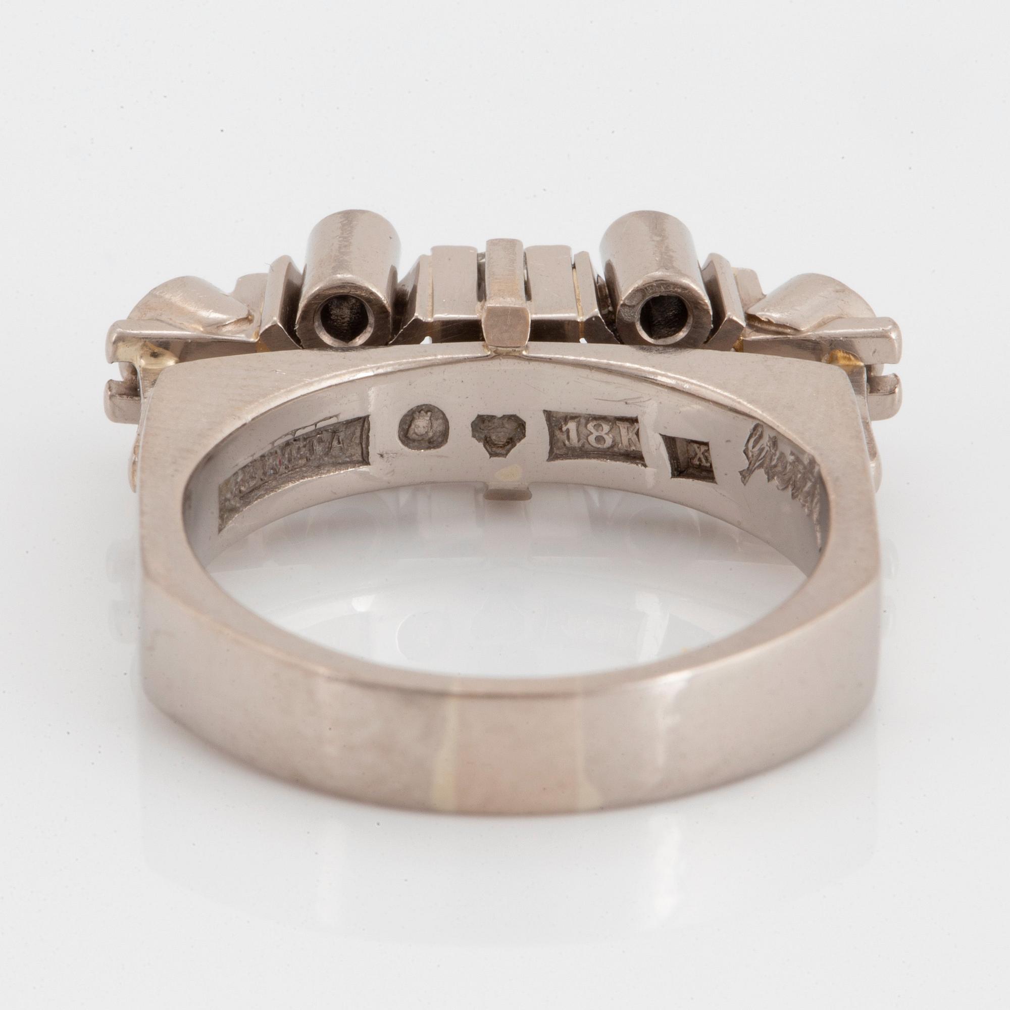 Claës Giertta ring 18K vitguld med runda briljantslipade diamanter.