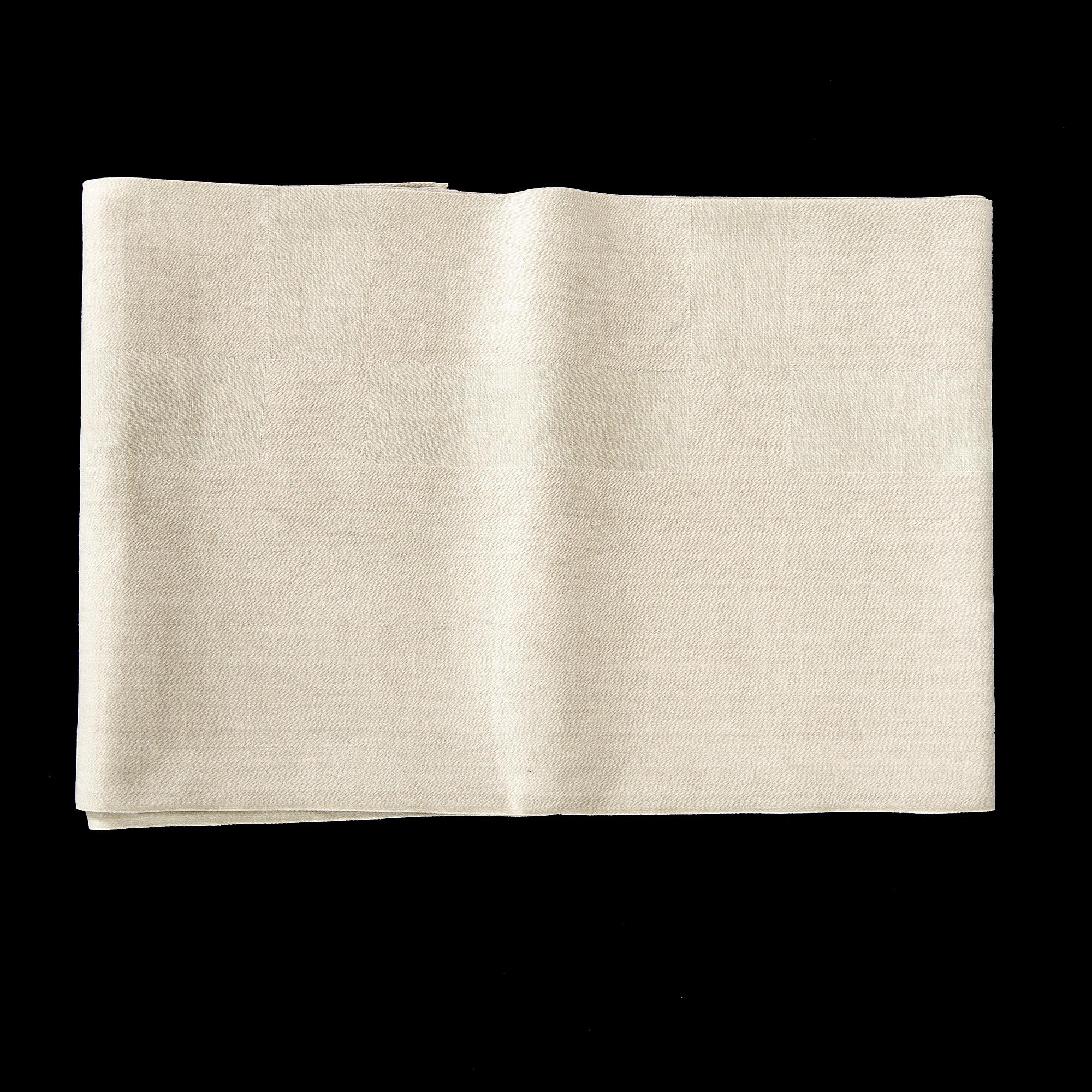 INGRID DESSAU, as Nobel tablecloth and 12 napkins.