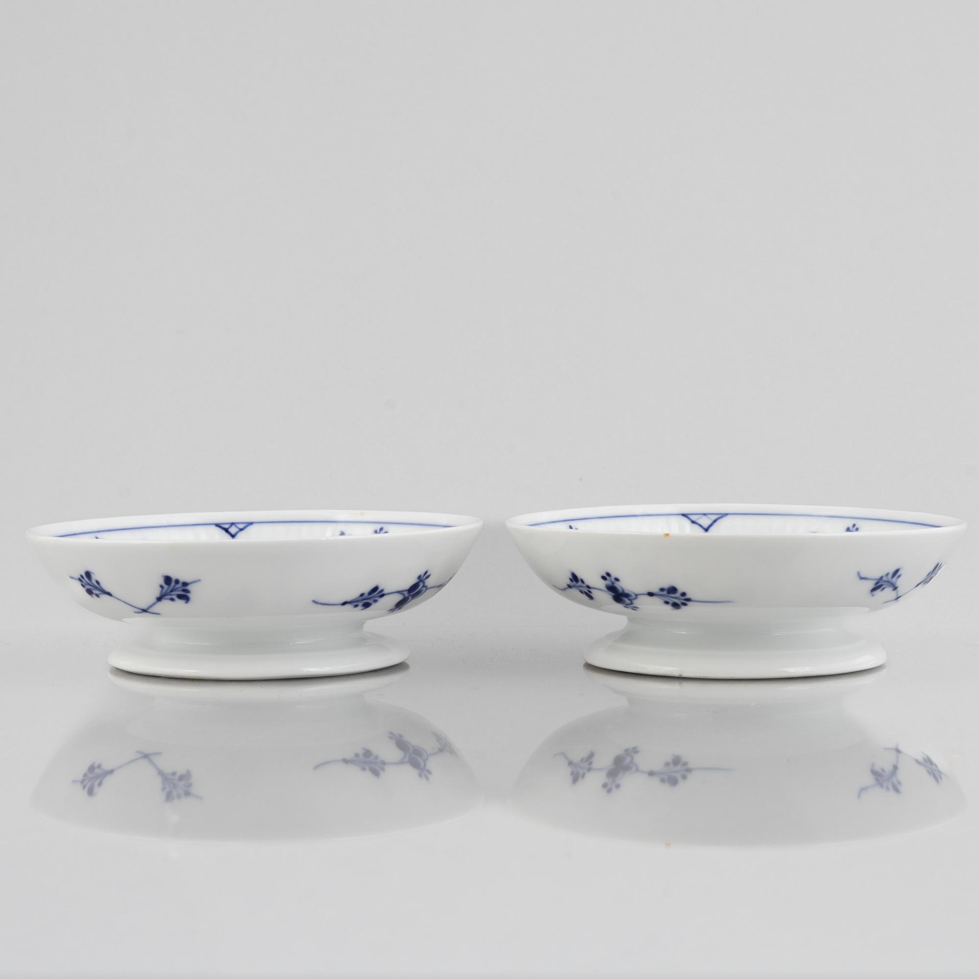 Skålfat, ett par, porslin, Royal Copenhagen, "Musselmalet", 1893-1900.