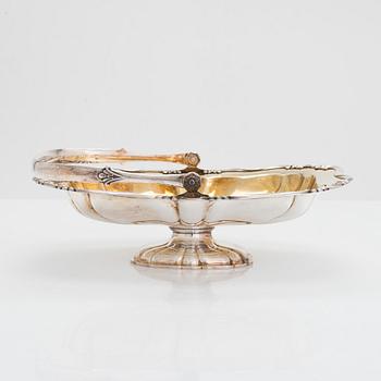 A 1940s parcel-gilt sweetmeat basket, Auran Kultaseppä oy, Turku 1946.