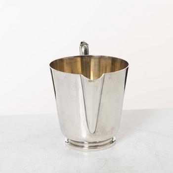 A 3-piece Swedish silver coffee service, marks of CG Hallberg, Stockholm 1947.