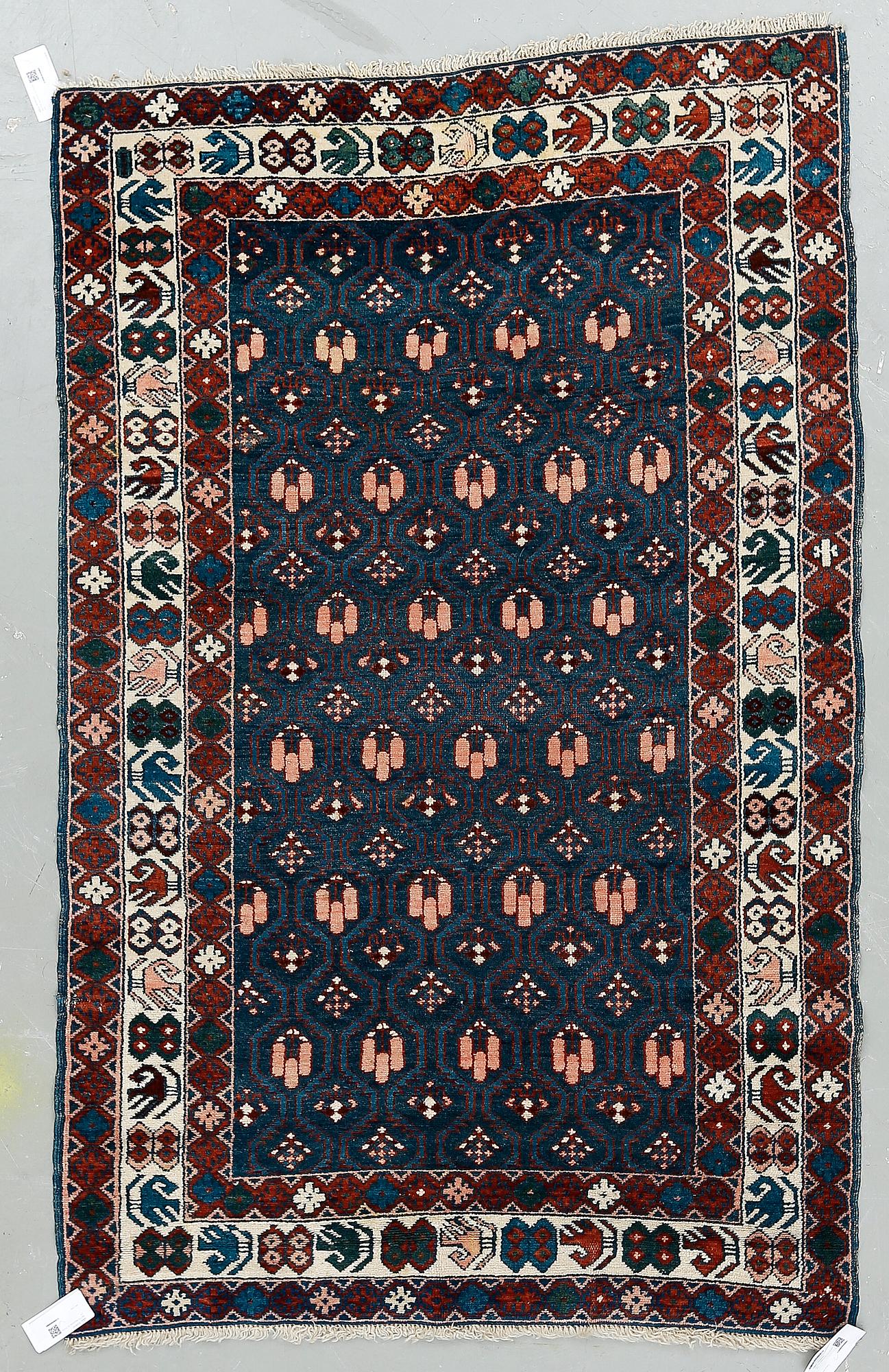 MATTA, Kaukasisk. Ca 171x110 cm.