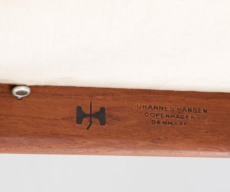 HANS J WEGNER, "The Chair", ett par, Johannes Hansen, Danmark, 1950-60-tal.