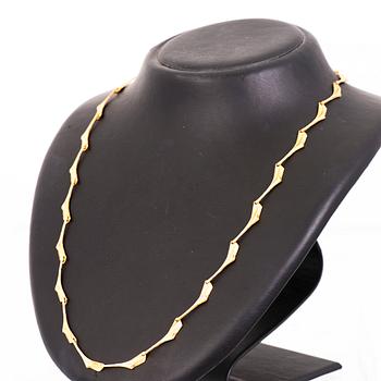 A BJÖRN WECKSTRÖM NECKLACE, 14K gold. Lapponia 1975.