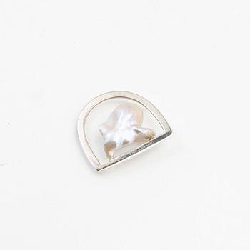 Elon Arenhill, necklace, pearls and pendant in 18k white gold.