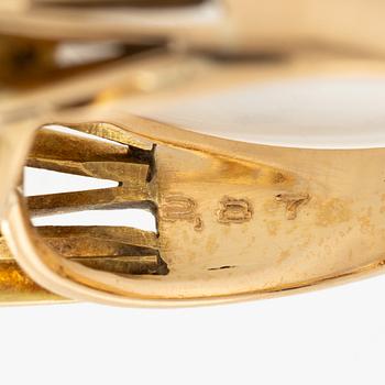 Ring, 18K guld med tre briljantslipade diamanter, totalt 2.87 ct.