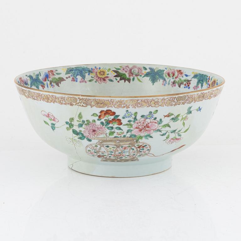 A Chinese famille rose punch bowl, Qing dynasty, Qianlong (1736-95).