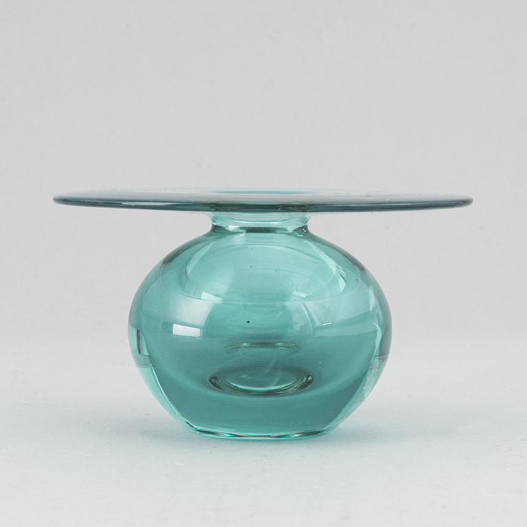 A signed 'Saturn' glass vase by Nanny Still, Riihimäen Lasi Oy, Finland.