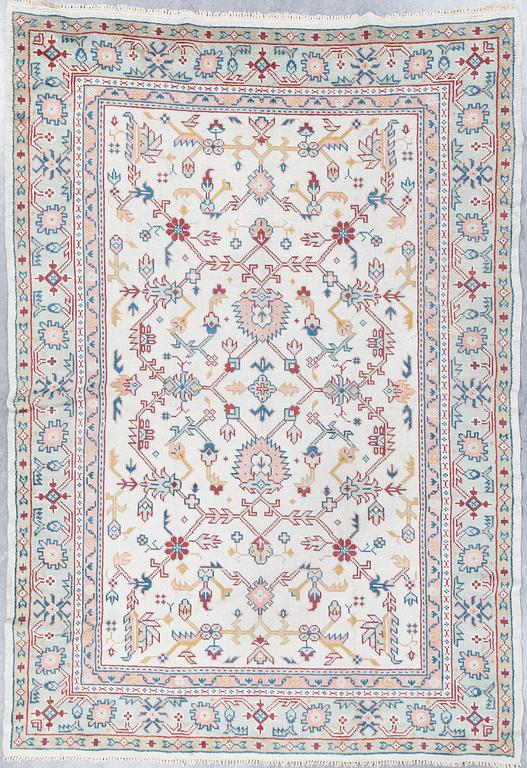 MATTA, semiantik, Smyrna/Ushak, ca 350x240 cm.