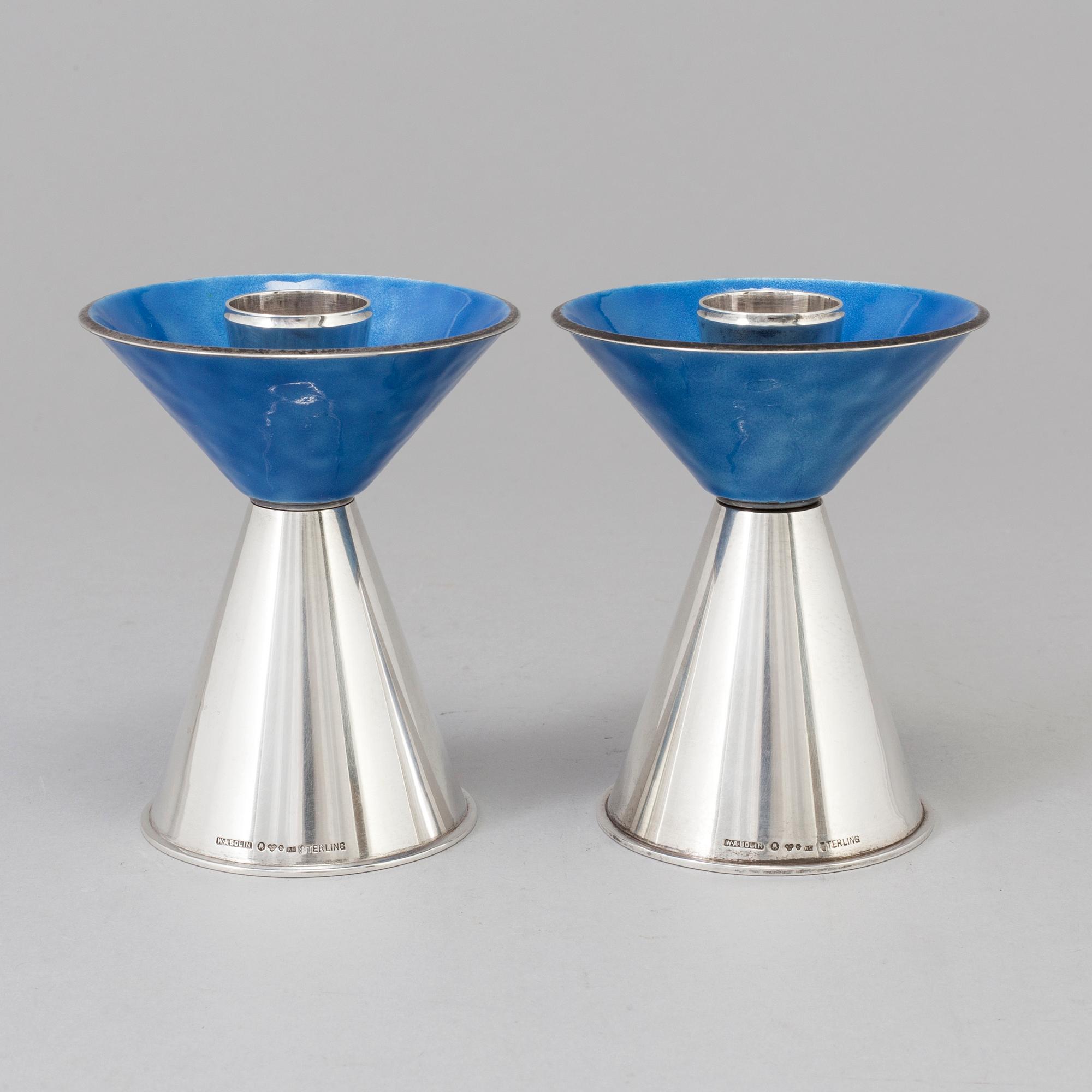 WA BOLIN, ljusstakar av sterling silver och emalj, Stockholm 1967. Vikt ca 311 gram.