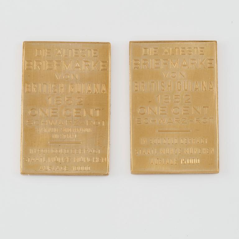 PLAKETTER, 2 st, guld, Tyskland, 1900-talets andra hälft, vikt 20 g.