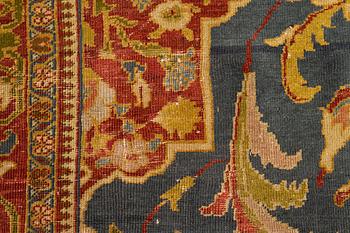 A carpet, antique Ziegler Mahal, ca 452 x 321 cm.