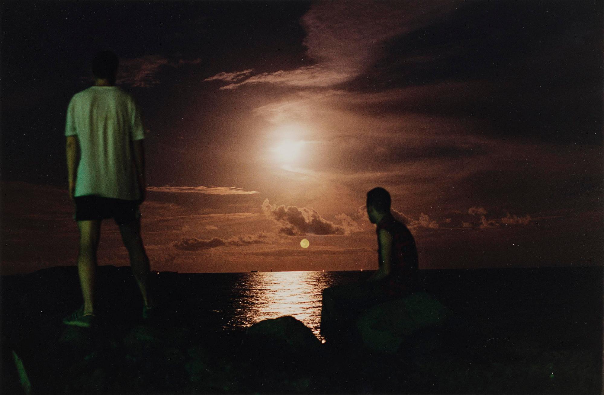 Wolfgang Tillmans, "Moonrise, Puerto Rico", 1995.