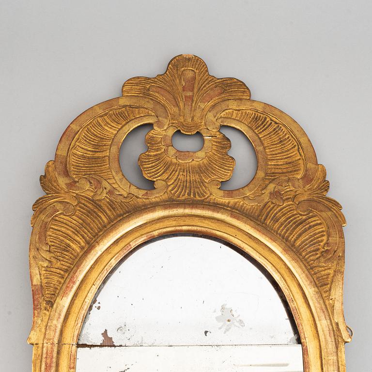 Spegel, rokoko, troligen Norrköpings hallstämpel, 1700-talets senare hälft.