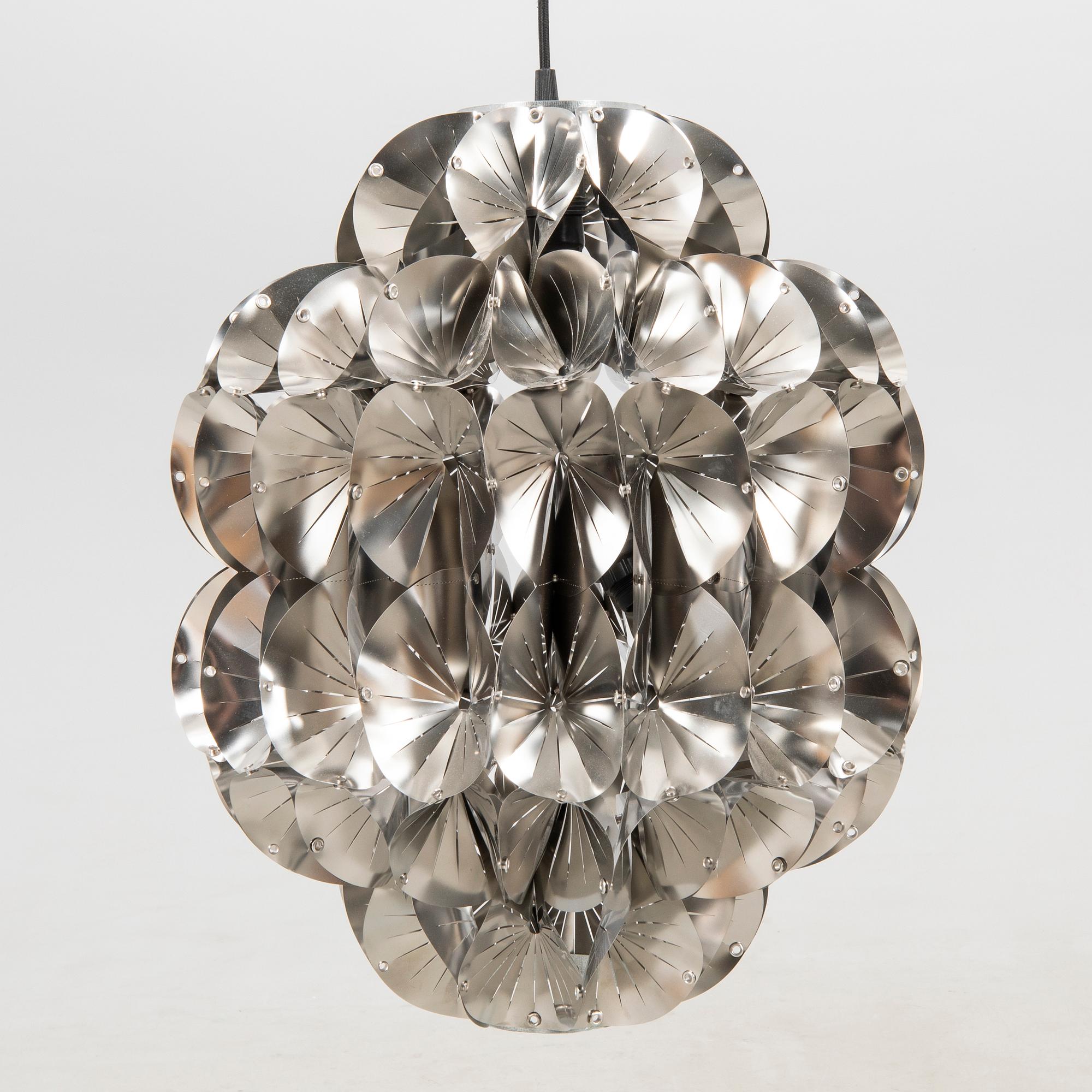 Lisa Hilland, ceiling lamp/table lamp from the Glamrocks series 2023.