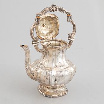 A French silver teapot, Paris, after 1832.