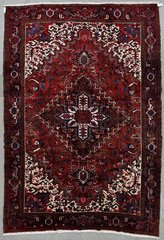 MATTA, Heriz, sannolikt old. Ca 335x235 cm.