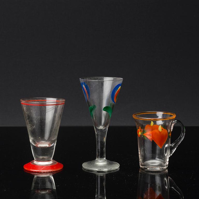 A 21 PIECES GLASS SERVICE 20TH CENTURY.