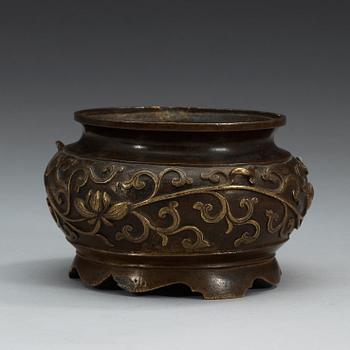 RÖKELSEKAR, brons. Qing dynastin, 1800-tal.