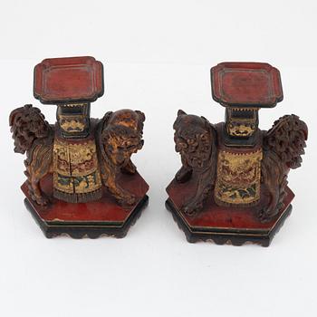 Ljushållare, ett par, trä. Sen Qingdynasti.