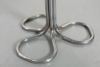 FOUR ITALIAN TECNOSALOTTO CHAIRS AND TABLE.