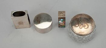 DOSOR, 2 st, FODRAL, 2 st, silver, 1900-tal. Vikt utan glasdel 142 g.