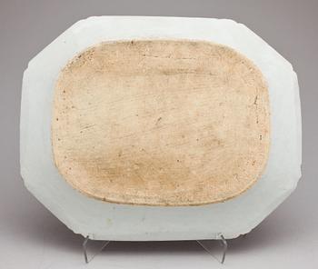 STEKFAT, ett par, porslin, Qianlong, Kina 1700-tal.