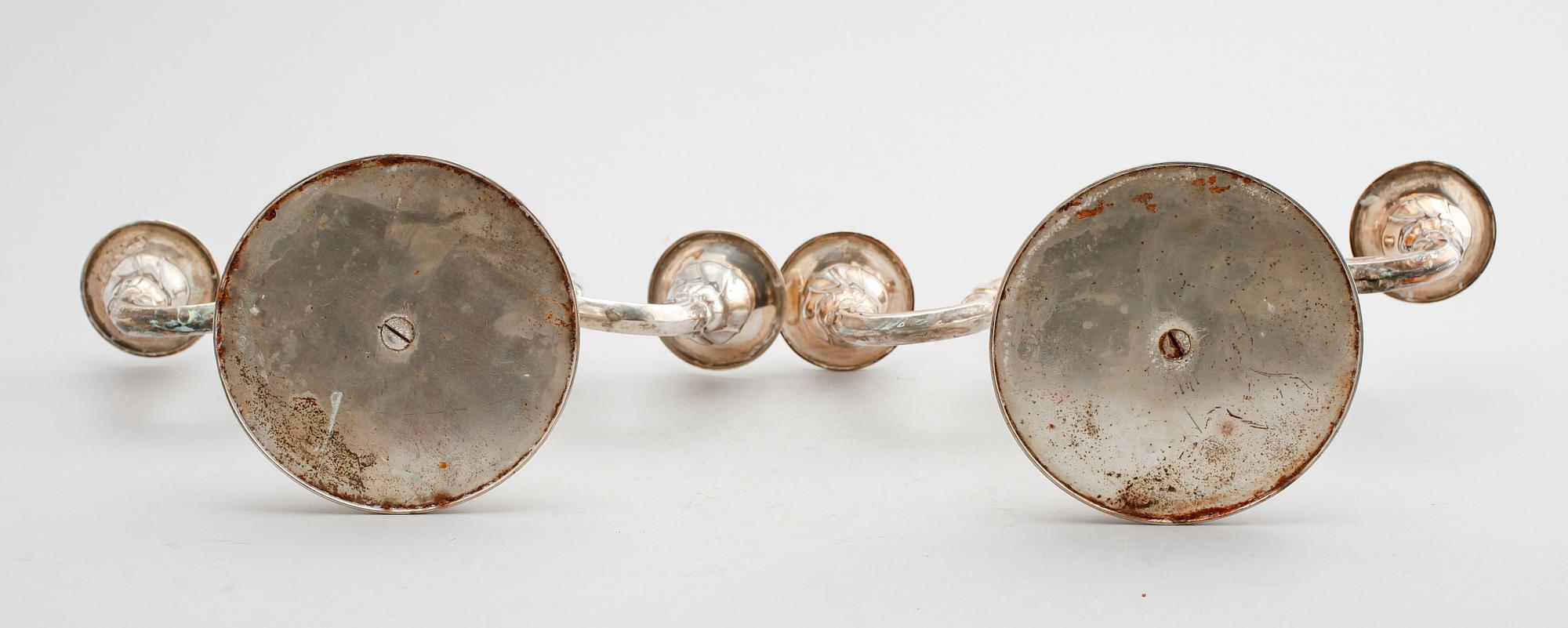 KANDELABRAR, 1 par, silver, rokokostil, 1900-tal.